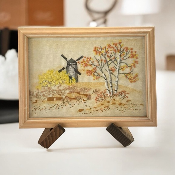 Vintage Cathy Needlecraft Windmill Crewel Embroidery
(5 x 7) - Picture 1 of 11
